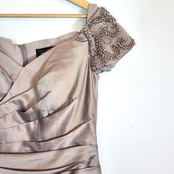 NWT La Femme 25996 Off the Shoulder Beaded Satin Trumpet Silver Gown Size 8 - Picture 6 of 16